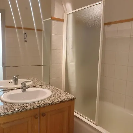 T2 Lumineux 6 Pl Ou T2 Duplex 4 Pl , Piscine, Sauna, La Pradella